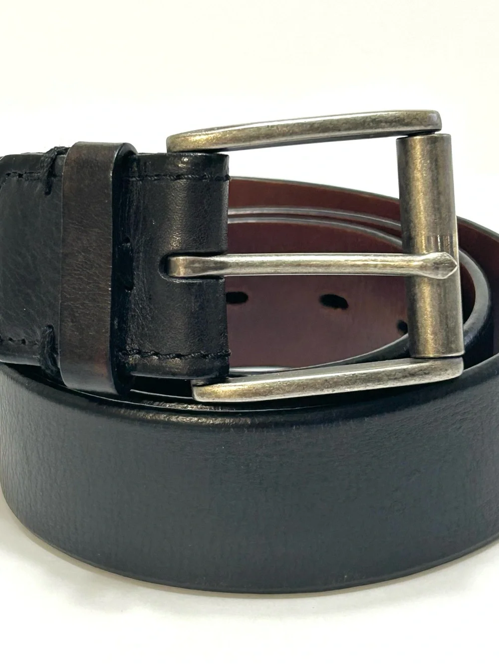 Roundtree & Yorke Mens Classic Full Grain Leather Black Belt w/ Silver Buckle 36